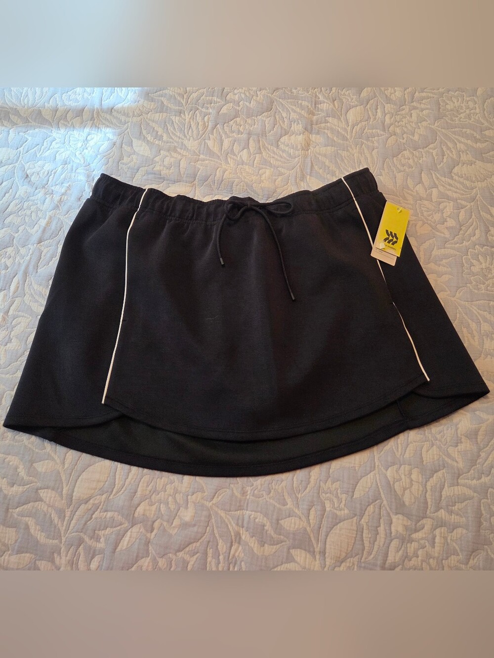 All in motion Black Athletic Drawstring SKORT with White Piping